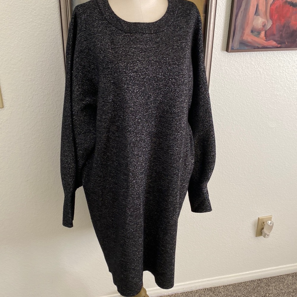 New H&M size M relax fit black / silver very soft and warm dress